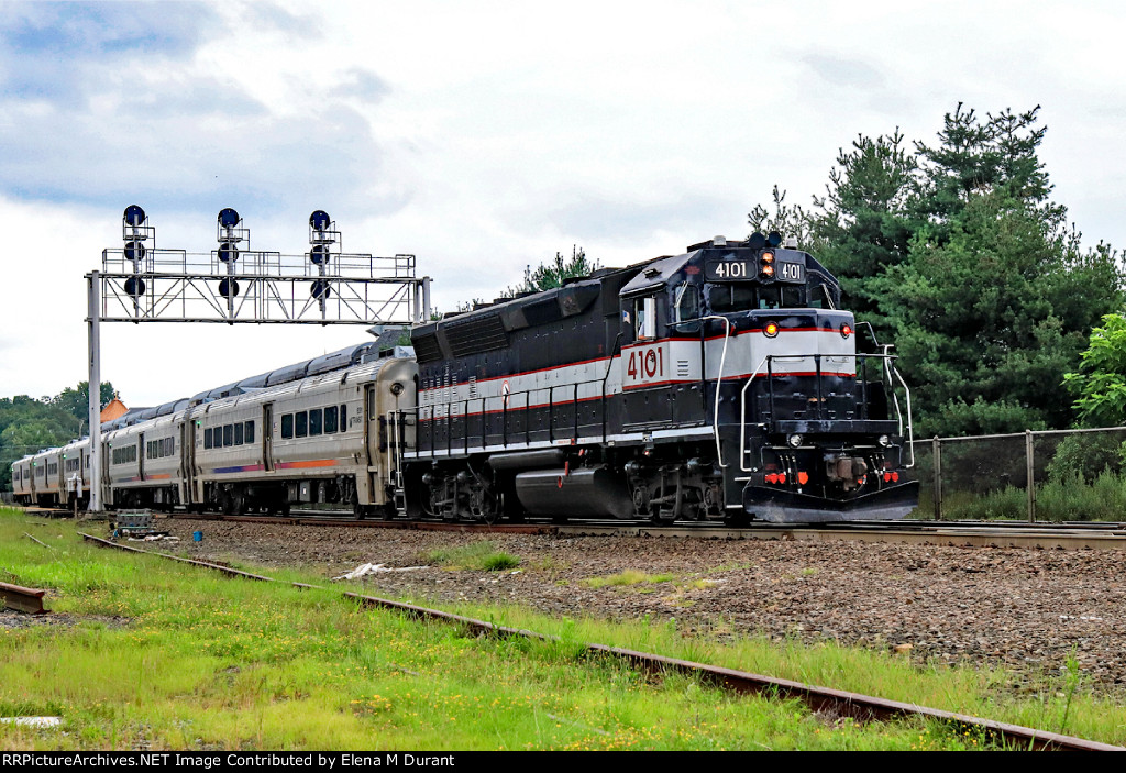 NJT 4101 on train 1215